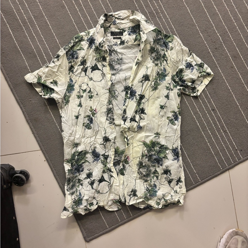 Zara Men's Green Floral Casual Shirt